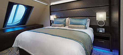 The Haven Forward-Facing Penthouse with Balcony – [H7]