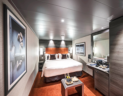 YACHT CLUB INTERIOR SUITE – [YIN]