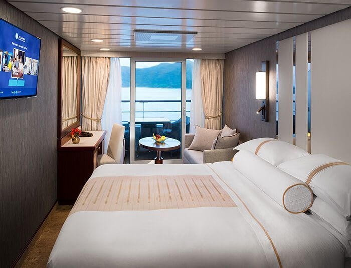 Club Deluxe Veranda Stateroom – [VX]