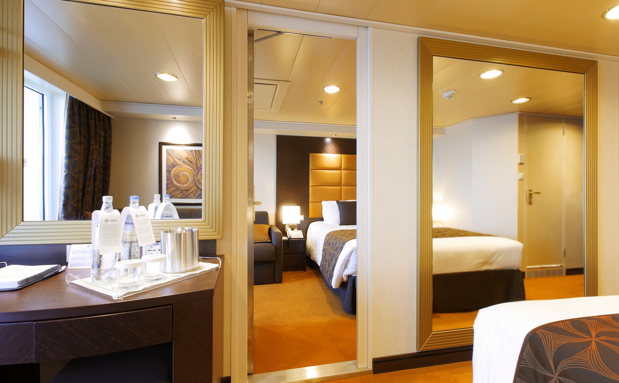 Family 2 Connecting Balcony Cabins – [FLA]