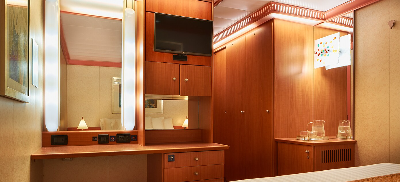 Interior – [I4]